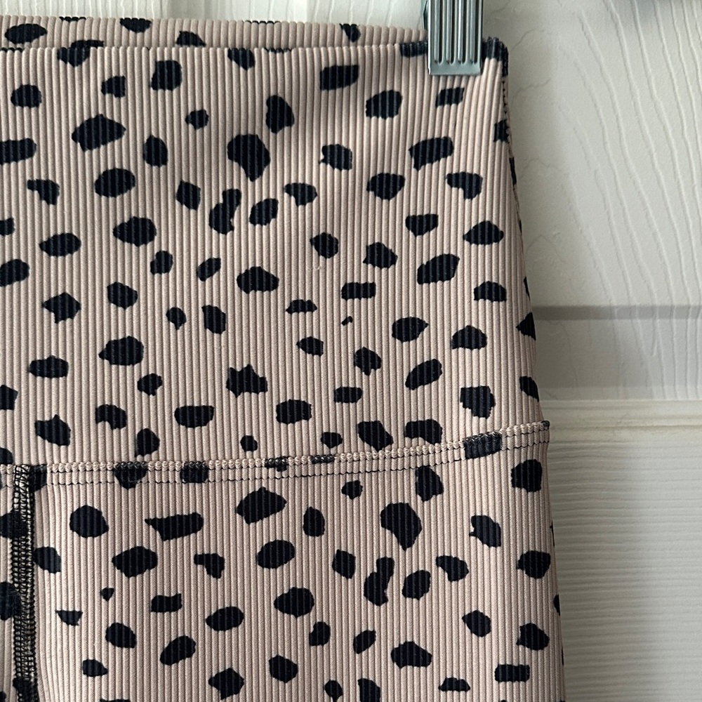 Beach Riot Leopard Ribbed Leggings Small - Picture 3 of 9